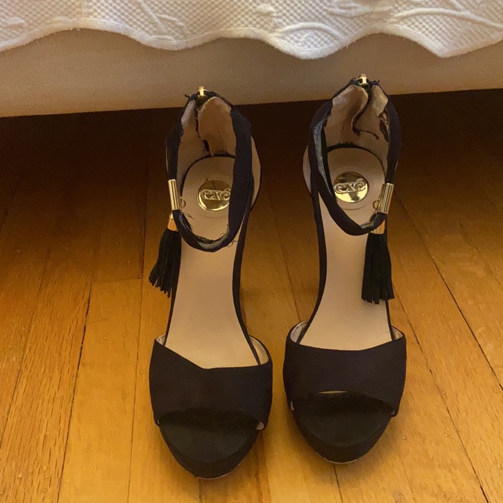 Boutique Vintage Black Tassel Heels - Picture 11 of 14